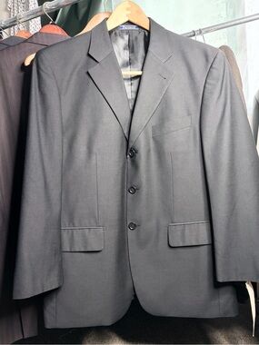 Ferrecci Men's Black Three-Button Suit Jacket